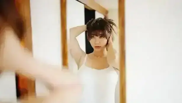 《网络红人吴梦梦》第二季全集无删减版在线观看-《网络红人吴梦梦》高清1080P百度网盘资源下载